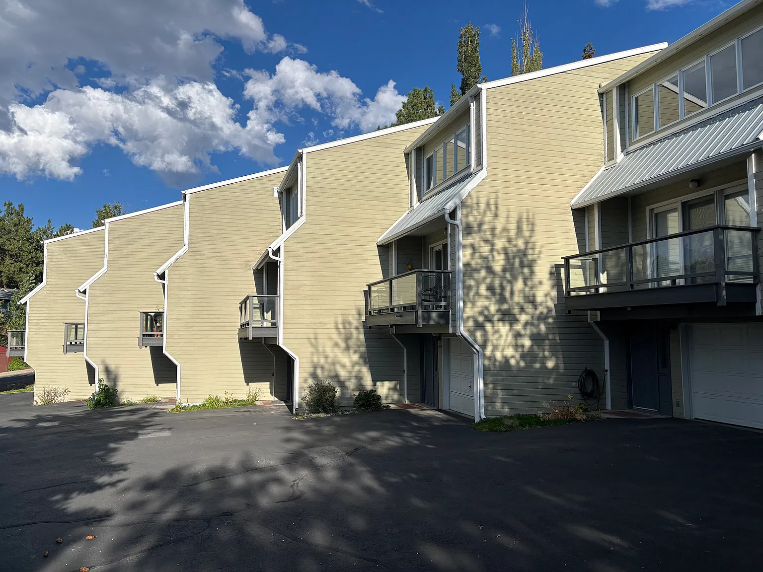 2 bed, 1550 sqft, $1,800 — Photo 2