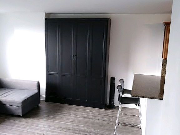 Murphy bed