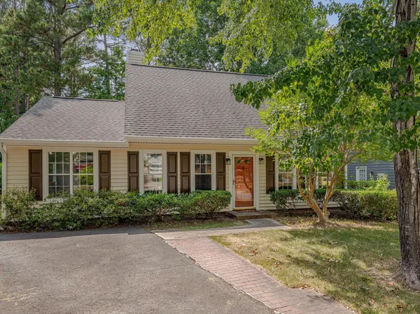 108 Saint Thomas Dr, Chapel Hill, NC 27517