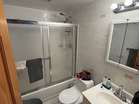 4th image of 24-21 43rd St #A