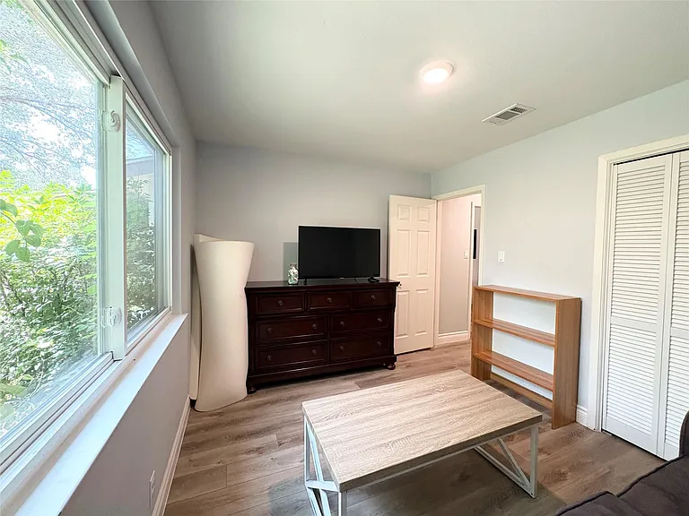 1404 Cedar Park Dr — Photo 23