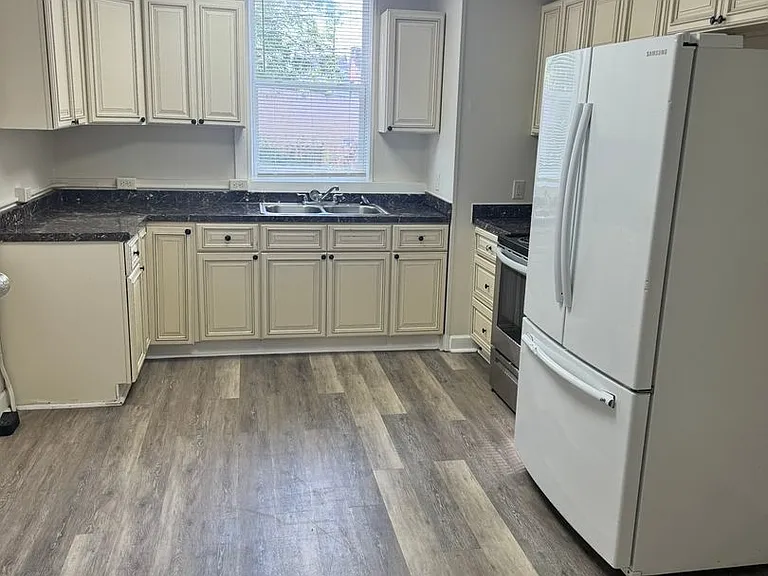 22 S Locust St — Photo 11