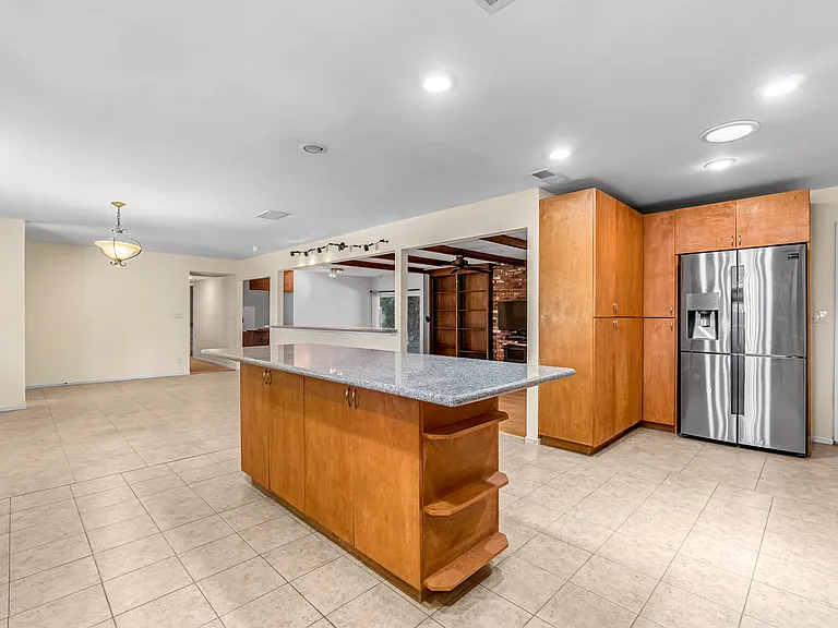 5170 E Huntington Ave — Photo 15