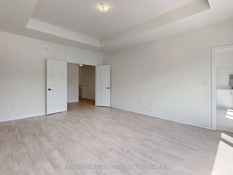 105 Halldorson Ave — Photo 21