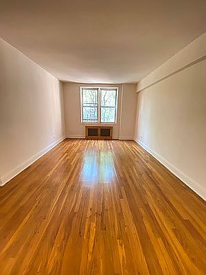 5th image of 84-10 Main St #43