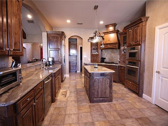 4th image of 1320 Wedgewood Dr