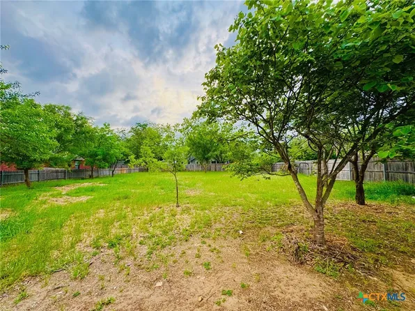 300 S 14th St, Gatesville, TX 76528