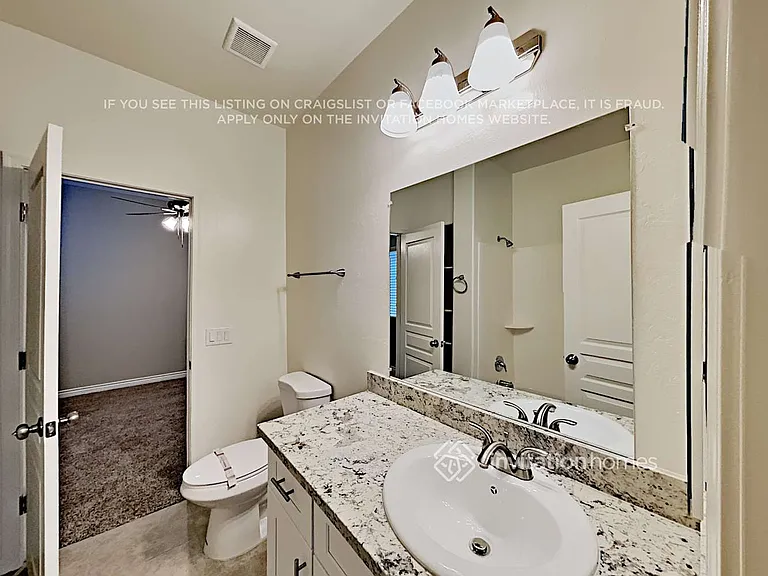 327 S Travis — Photo 15