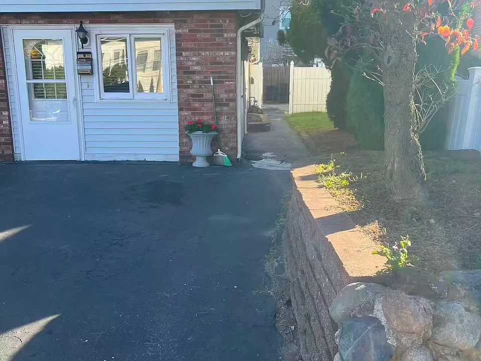 80 Cummings Ave #1B