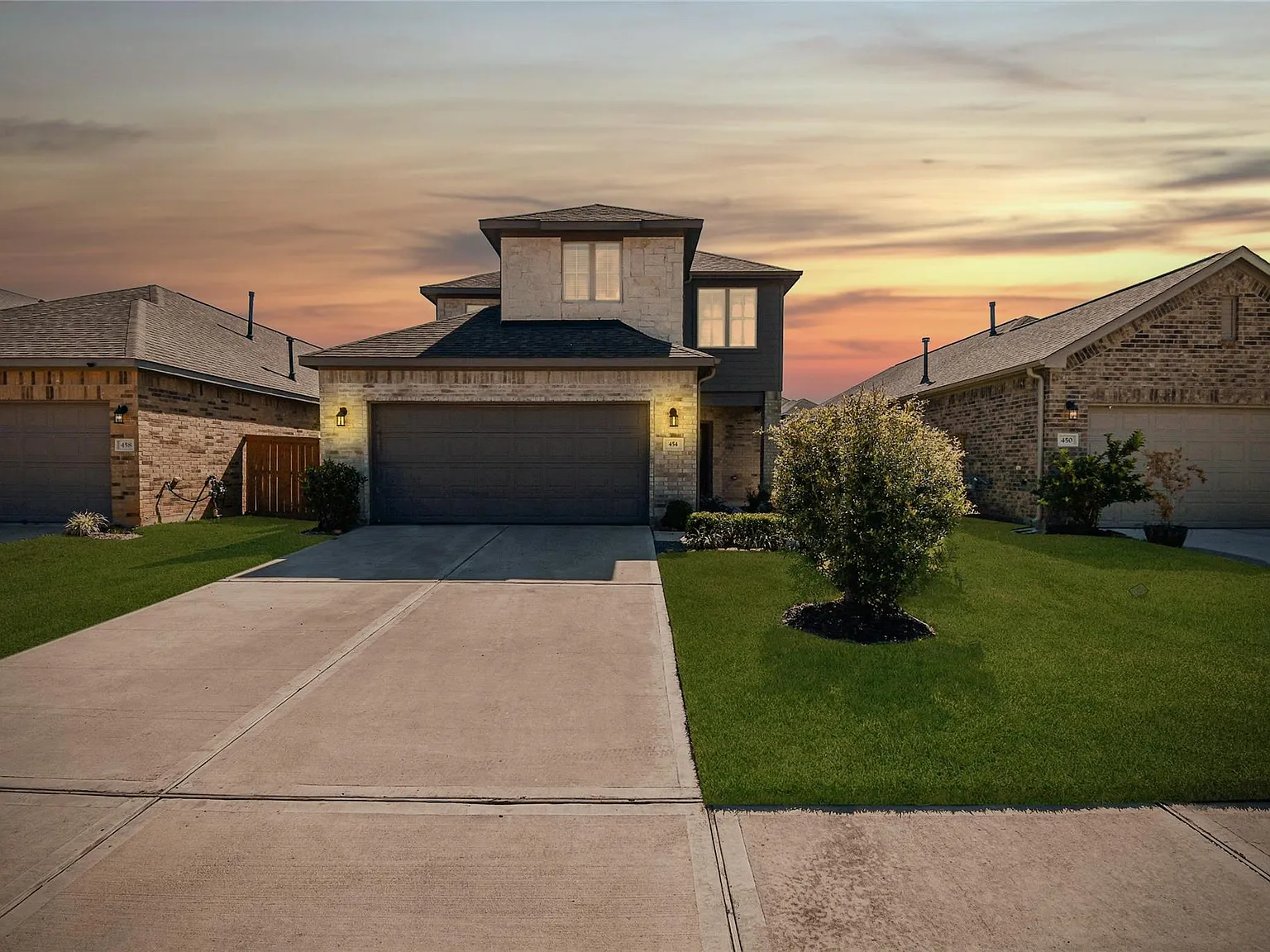 4 bed, 3.0 bath, 2150 sqft, $2,699 — Photo 1