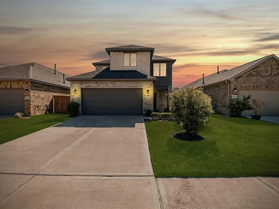 454 Aurora Creek Ln