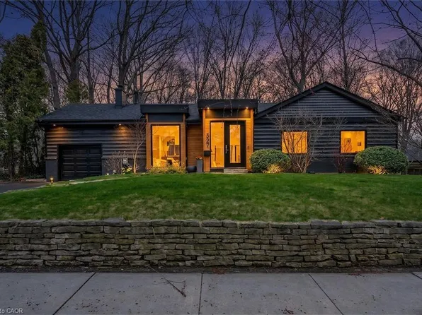 327 Goodram Dr, Burlington, ON L7L 2J9