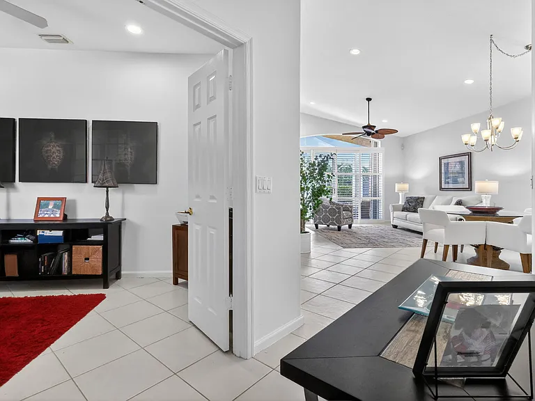 7116 Cataluna Cir — Photo 31