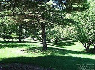 1504 E Cedar Ln, Sioux Falls, SD 57103