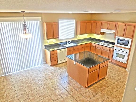 3rd image of 52995 Sweet Juliet Ln