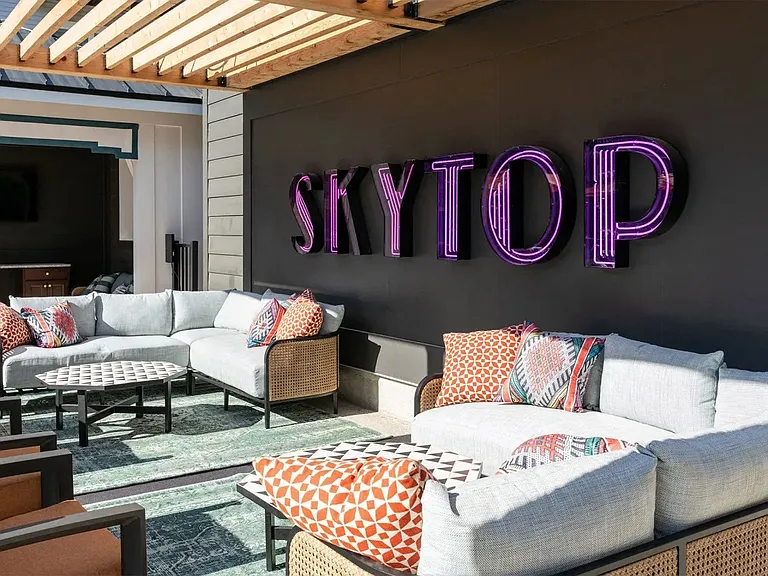 Skytop Apartments — Photo 12