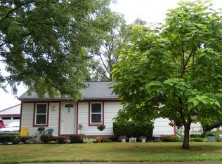 8314 Hugh St, Westland, MI 48185