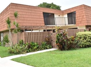 8348 N Coral Cir, Pompano Beach, FL 33068