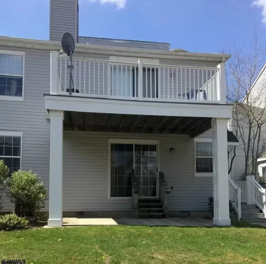 2 bed, 1036 sqft, $2,175 — Photo 1