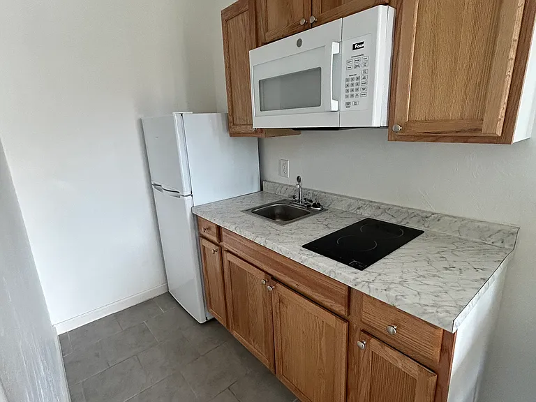 1302 N Date St #6 — Photo 3