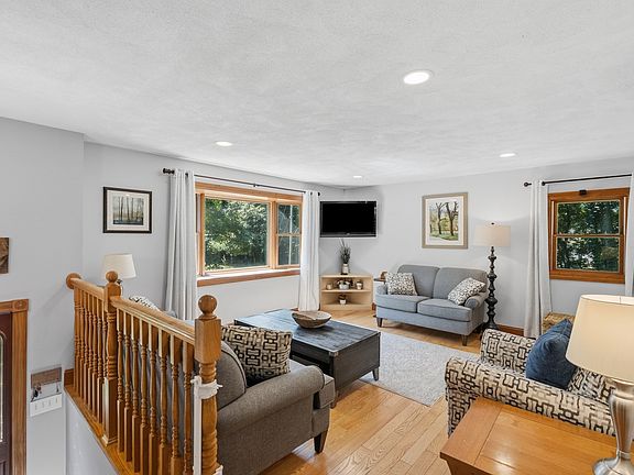 2nd image of 37 Bart Rd