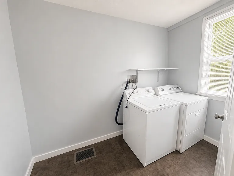 1044 Muskegon Ave NW — Photo 26