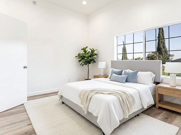 5th image of 4444 Prospect Ave #4444