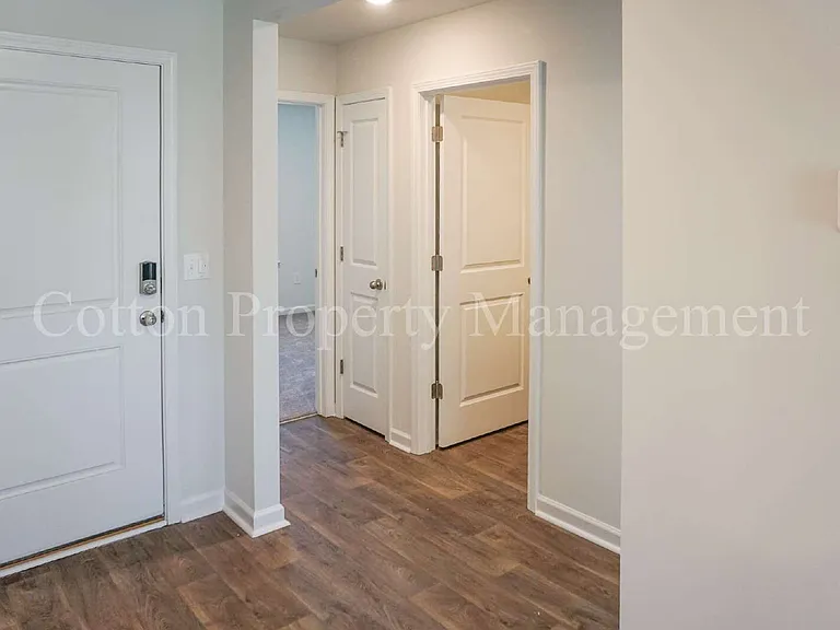 602 Draymore Dr NE — Photo 17