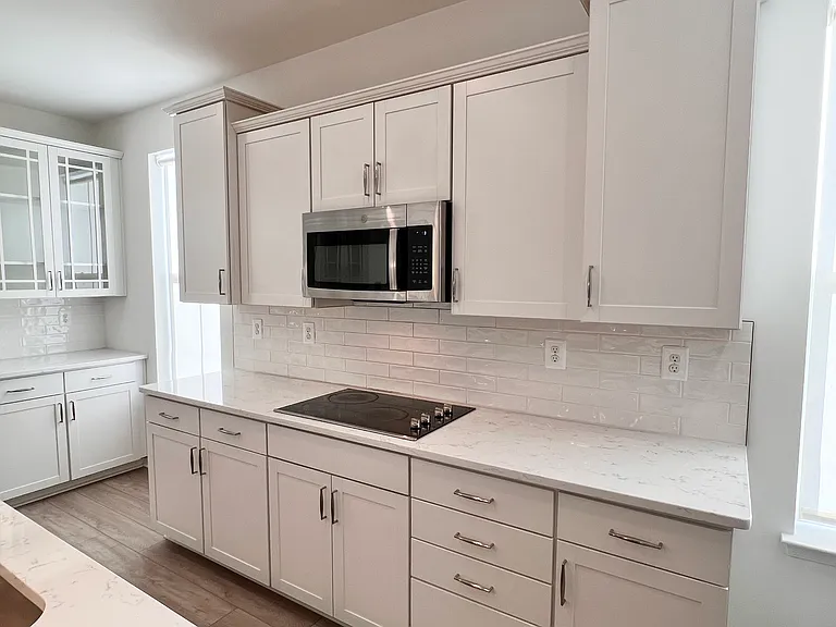 310 Andrew Ct — Photo 8