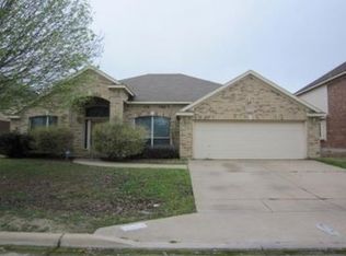 8120 Ocean Dr, Fort Worth, TX 76123
