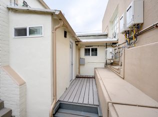 53 N Baldwin Ave, Sierra Madre, CA 91024
