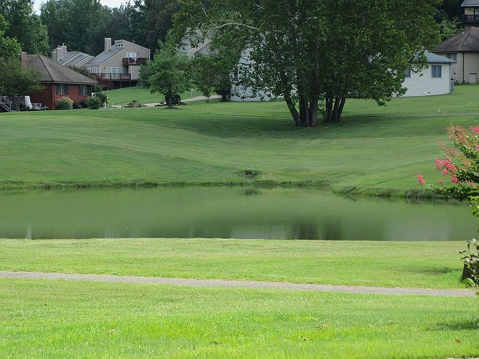 1st image of Fairway Dr
