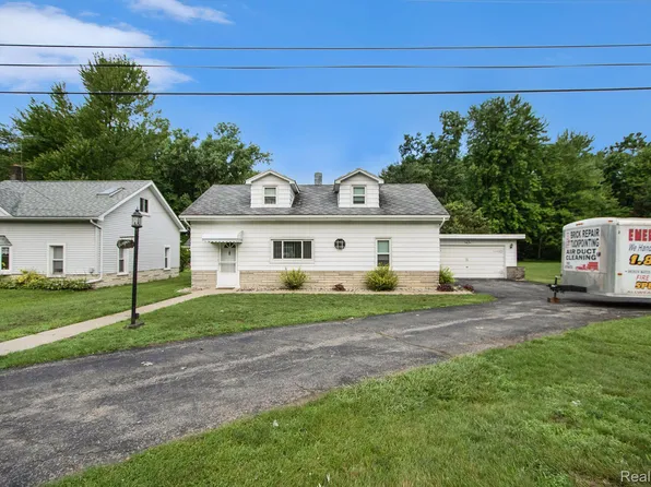 6748 Church Rd, Ira, MI 48023