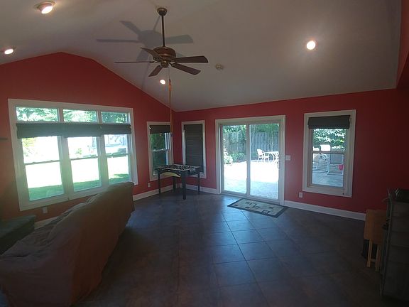 5th image of 8445 Barton Dr