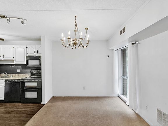 5th image of 2401 Charlemagne Cir