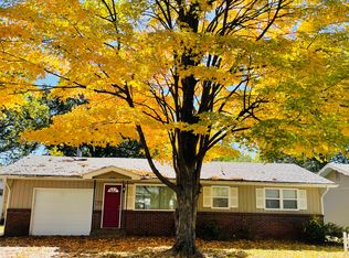 1540 E Crestview St, Springfield, MO 65804