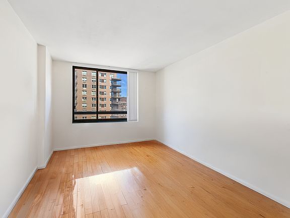 5th image of 171 E 84th St APT 30D