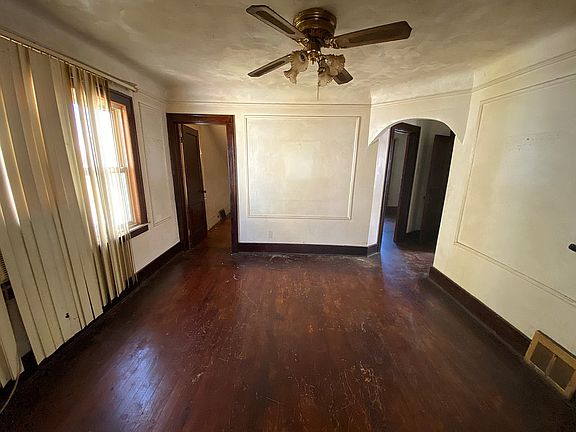 3rd image of 15774 Cherrylawn St