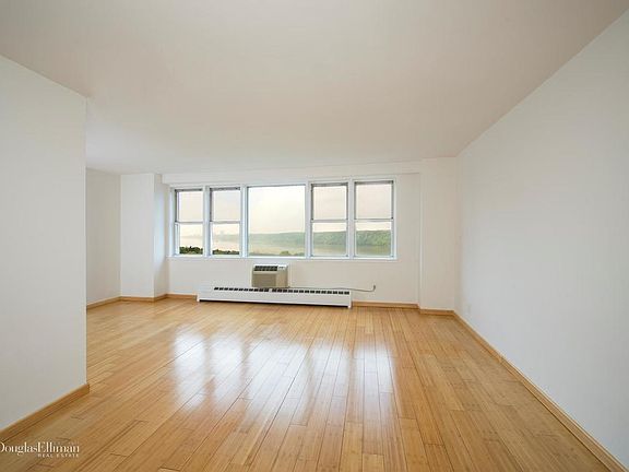 3rd image of 5800 Arlington Ave APT 12O