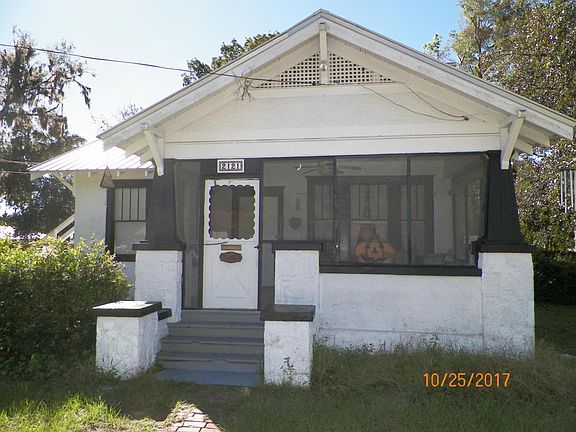 2nd image of 2121 Gillis St