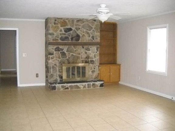 3rd image of 2081 Shadowwood Dr