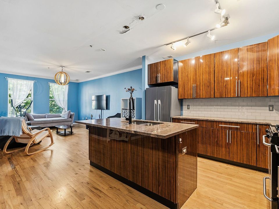 1st image of 510 Monroe St APT 202