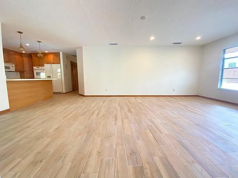 5585 Pennock Point Rd — Photo 2