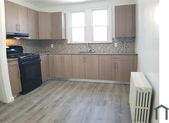 2nd image of 5300 E Roosevelt Blvd