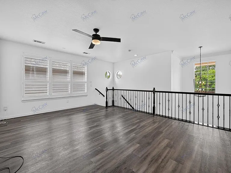 2208 Grizzly Run Ln — Photo 12