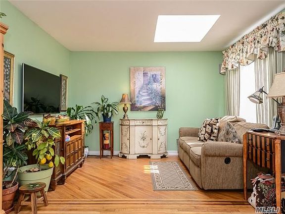 5th image of 543 Dubois Ave