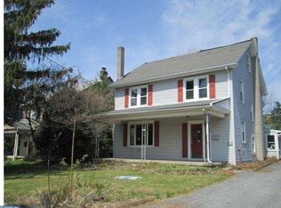 549 E Main St, New Holland, PA 17557
