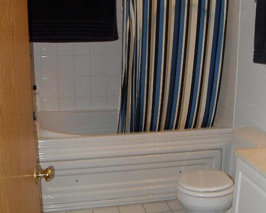 2nd image of 1942 W Diversey Pkwy #3E