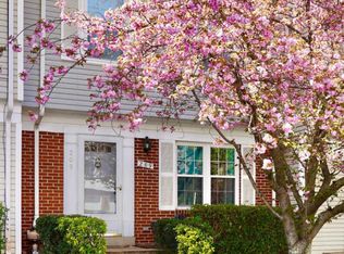 209 Finchingfield Ct, Sterling, VA 20165