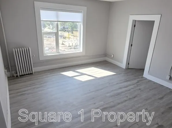 10018 112th St NW, Edmonton, AB T5K 1L9